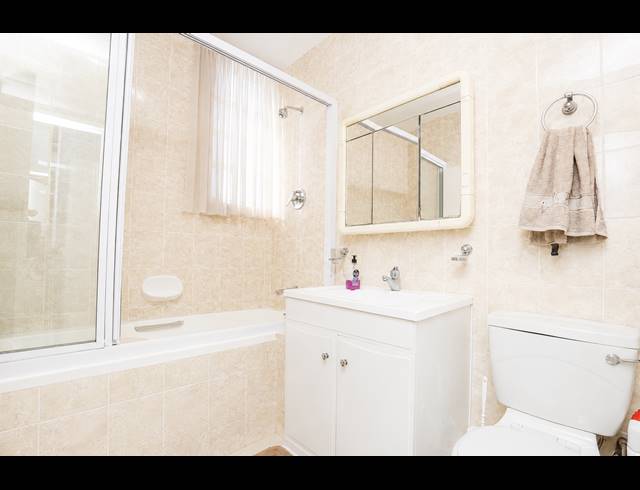 2 BEDROOM APARTMENT FOR SALE IN ESSENWOOD